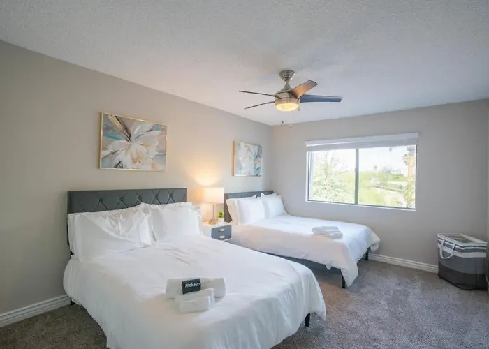 Unique 2bd - Parking, Gym, Pool - Sleeps 8 - 5min Casino Apartment *