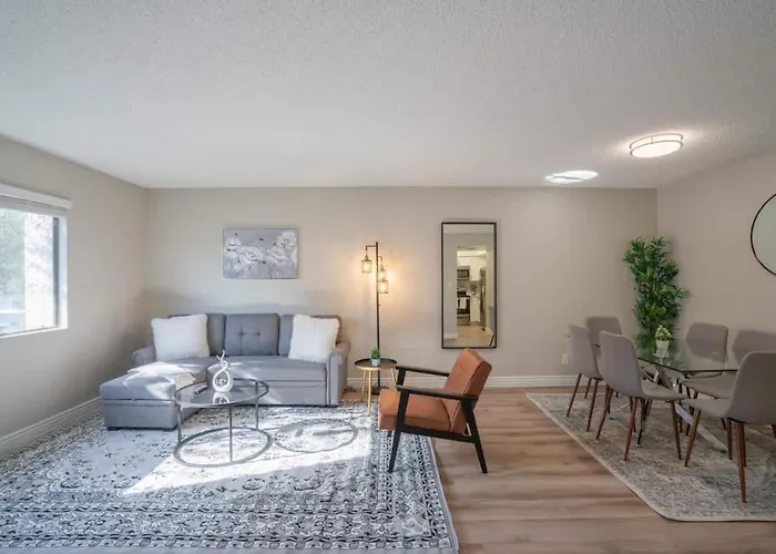 Unique 2bd - Parking, Gym, Pool - Sleeps 8 - 5min Casino *