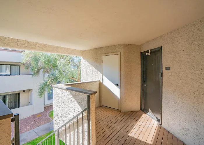 Unique 2bd - Parking, Gym, Pool - Sleeps 8 - 5min Casino