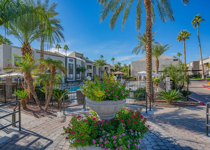 Unique 2bd - Parking, Gym, Pool - Sleeps 8 - 5min Casino