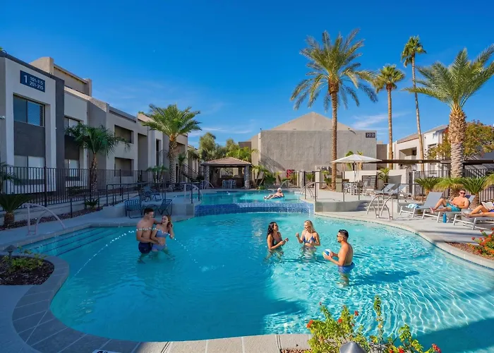 Unique 2bd - Parking, Gym, Pool - Sleeps 8 - 5min Casino * Scottsdale
