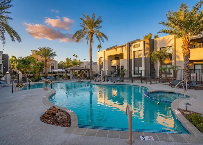 Unique 2bd - Parking, Gym, Pool - Sleeps 8 - 5min Casino *
