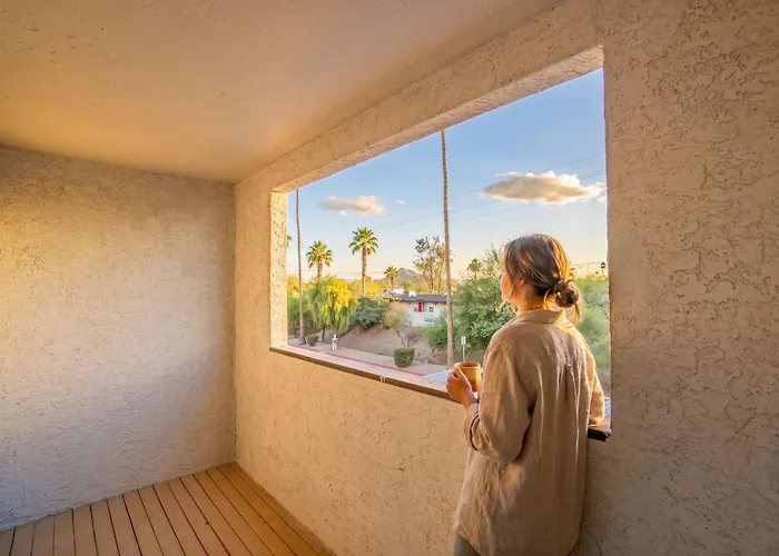 Apartment Unique 2bd - Parking, Gym, Pool - Sleeps 8 - 5min Casino